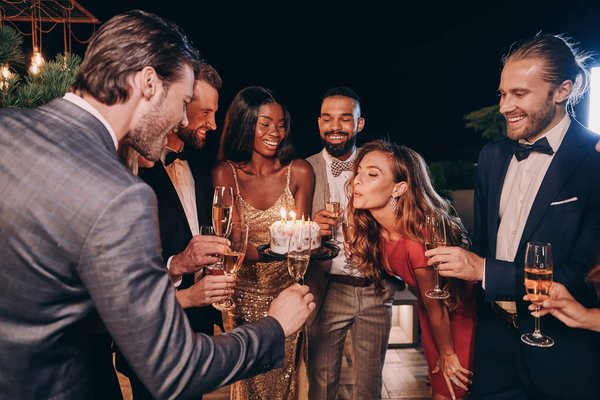 Comment réussir une soirée entreprise chic et conviviale ?